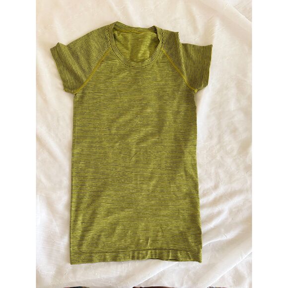 Lululemon Swiftly Tech Short Sleeve Shirt Zest Stripe Size 2 - Picture 4 of 5
